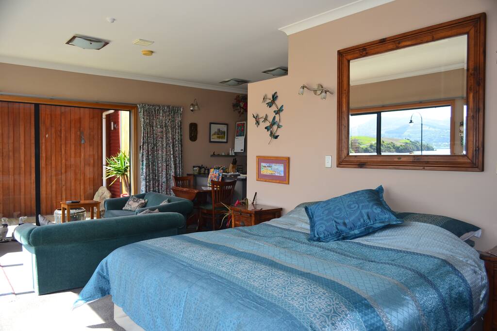 King size bed