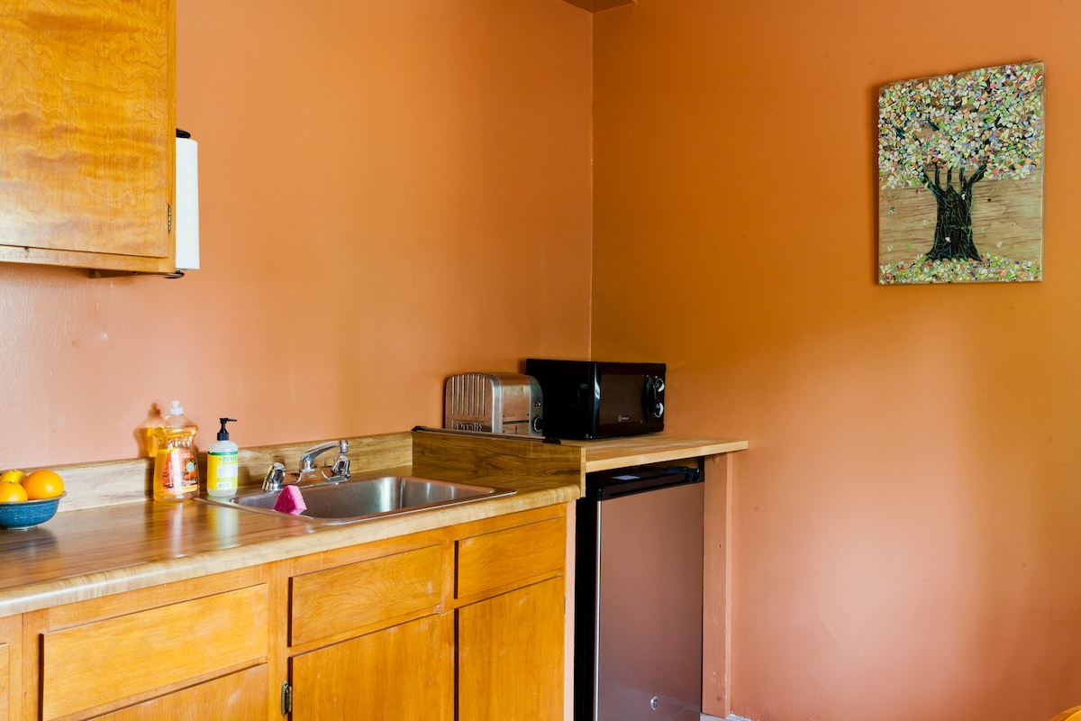 Top performing Airbnb: Guest Suite in Santa Monica in Santa Monica