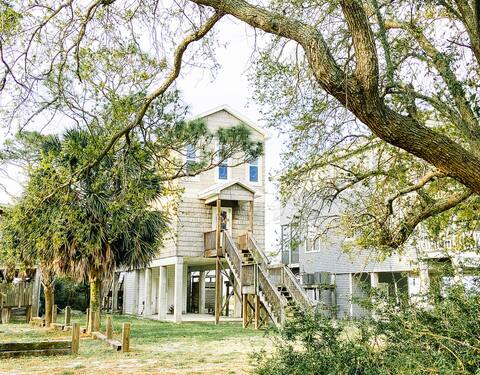 Beach House,  Harbor Dock, Kayaks & Pet Friendly