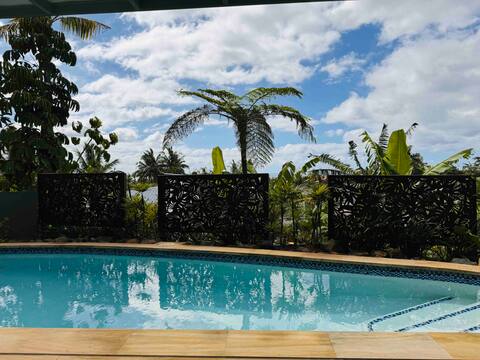 The Niu Haven - 5 Bdrm Home with Pool and views