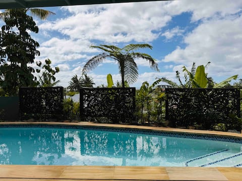 The Niu Haven - 5 Bdrm Home with Pool and views