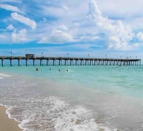 Large beautiful home minutes from beach!