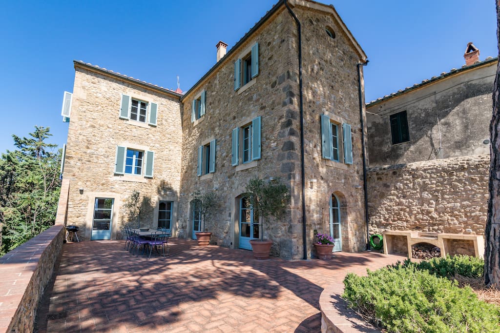 Large detached 3 storey villa with private terrace and spa