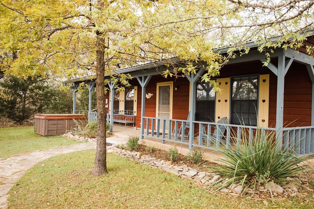 Colleen's Cottage with hot tub
