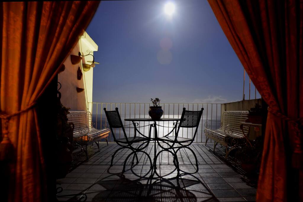 Terrazzo al chiaro di luna