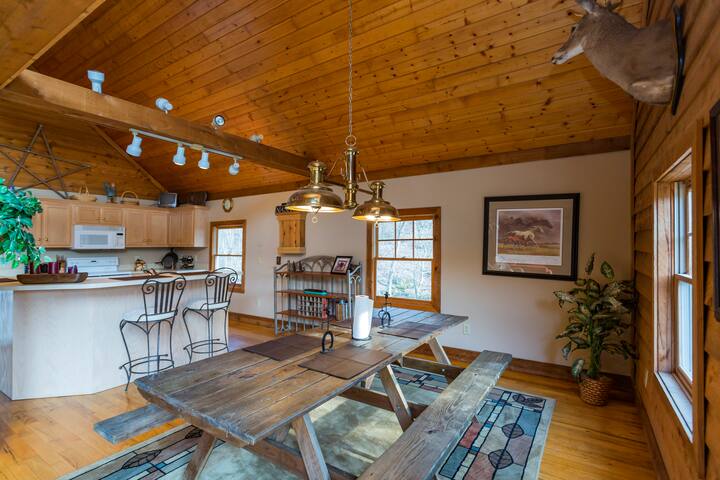 Poplar Creek Stables Two Bedroom With a Loft gallery image 5