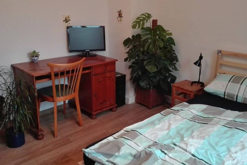 Schreibtisch im Schlafzimmer
