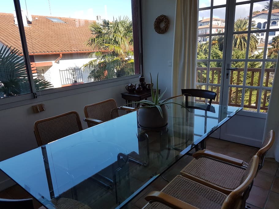 Salle à manger vue mer