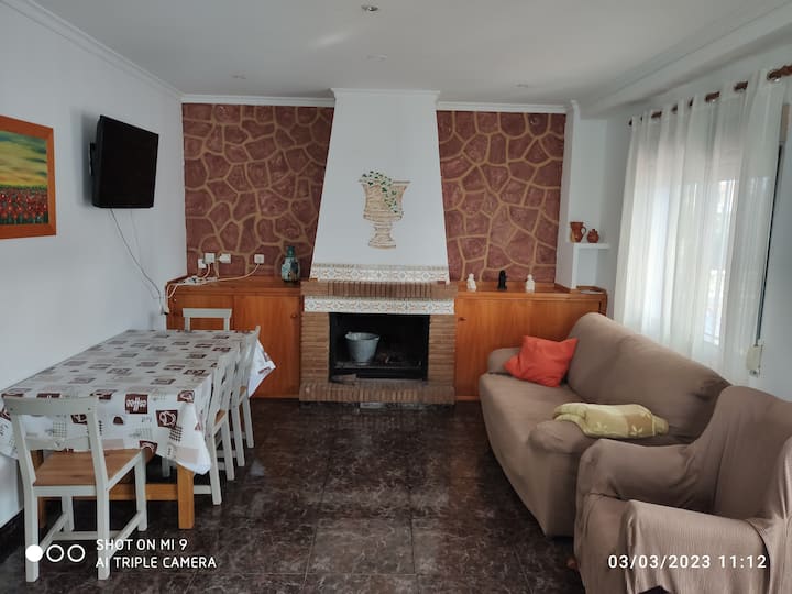 Agradable Casa Rural Con Chimenea Interior. - Favareta