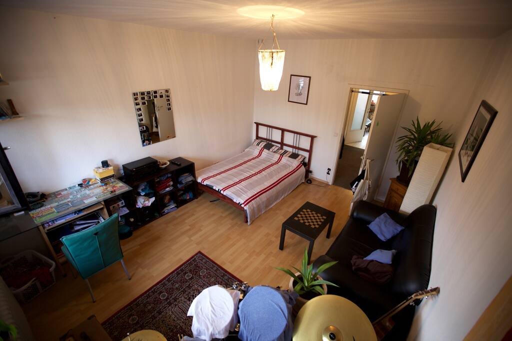 Zimmer 2 mit direktem Zugang zur Dachterrasse