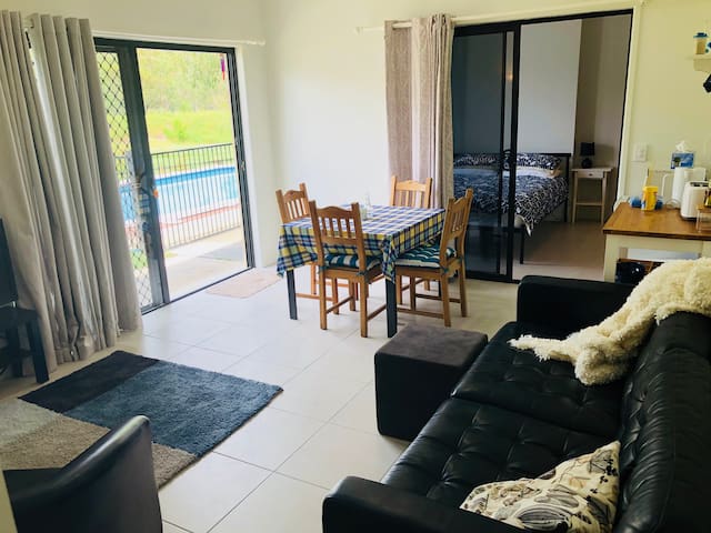 King Parrot Retreat - Unit 1