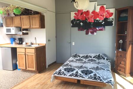 Departamento Roof-Garden baño priv y cochera.