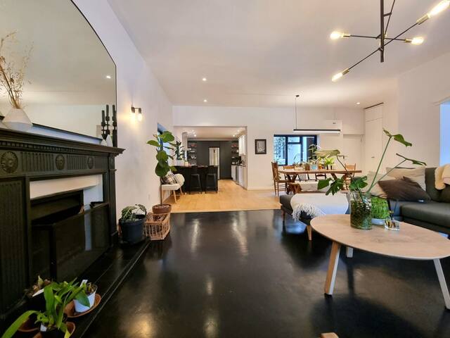 Kirstenbosch Retreat with Pool & Braai Area gallery image 3