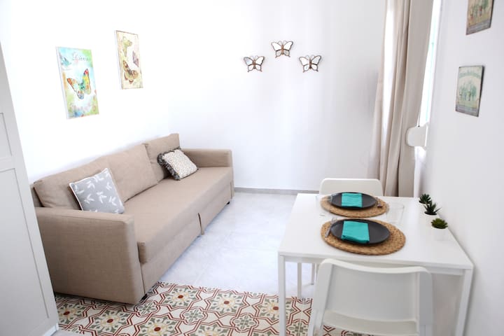 13.M. Apartamento temporal en Sevilla.