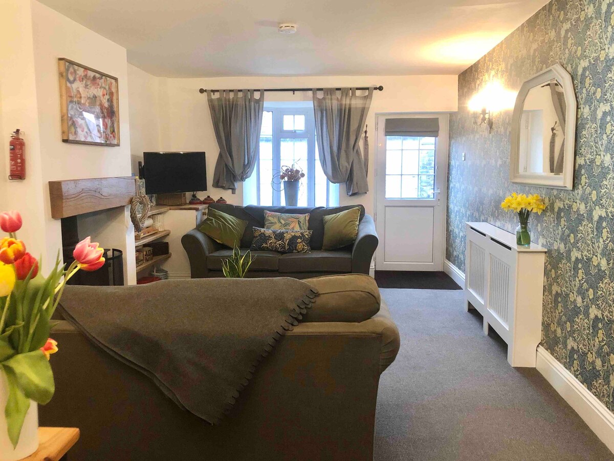 Top performing Airbnb: Primrose Cottage - Tideswell, Peak District in Tideswell