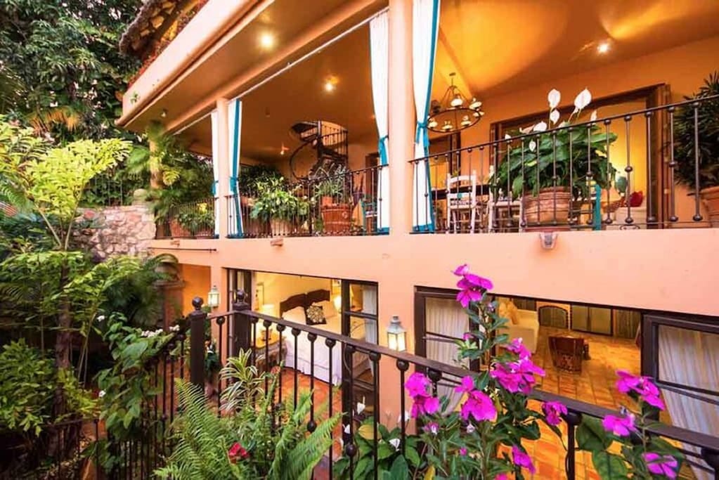 Beautifully appointed 6 suite Villa.