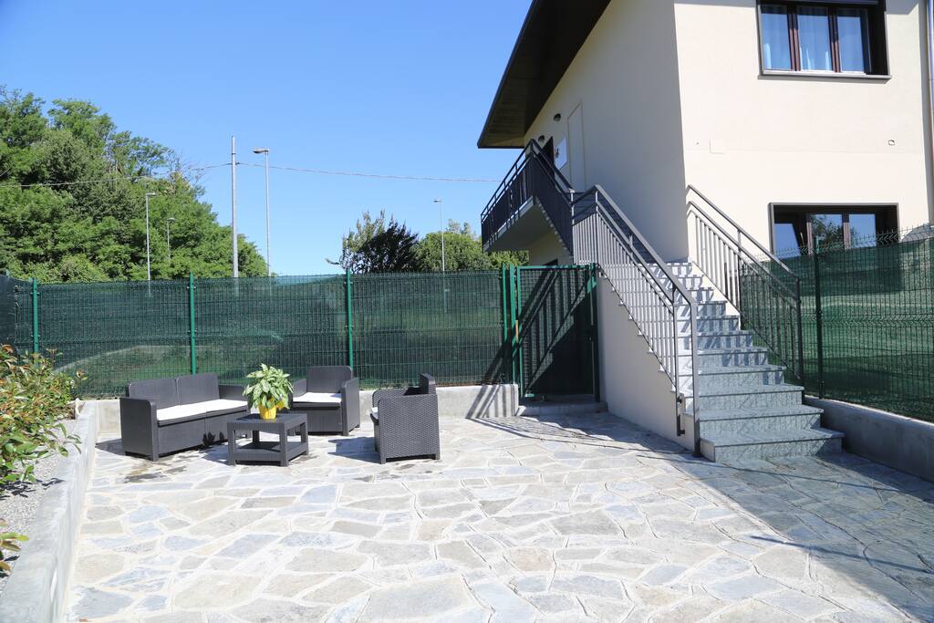 Spazio relax esterno riservato ai clienti