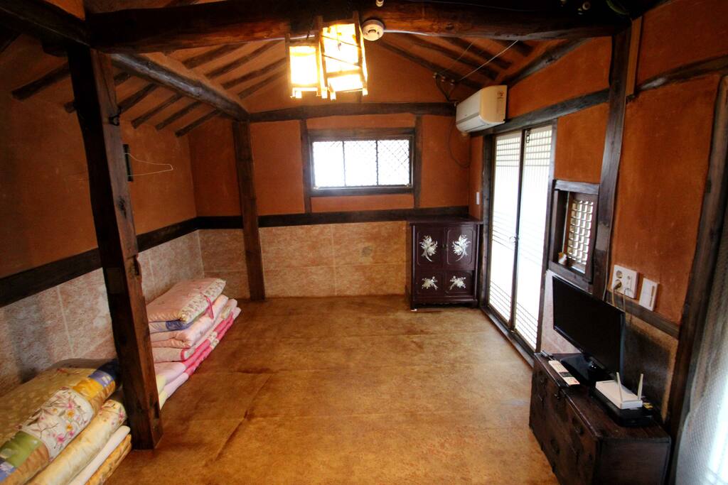 별채인 대감방
(independent room)