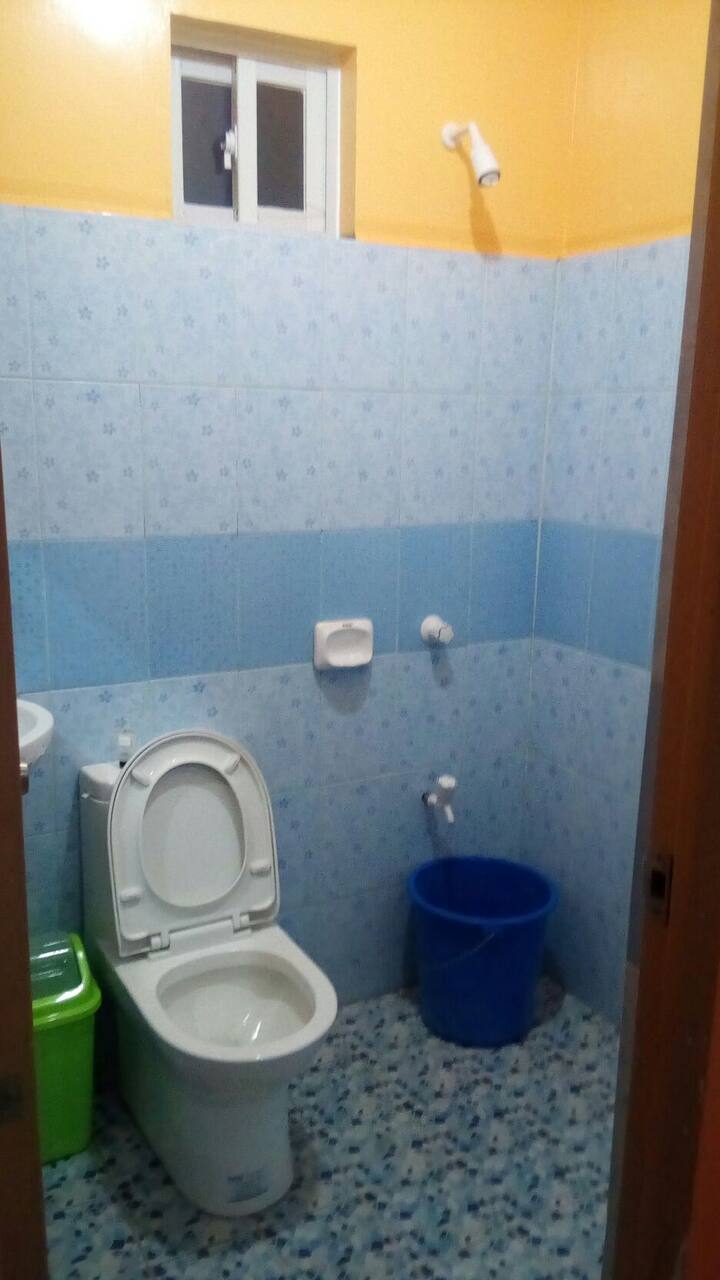 6 beds with private kitchen ROOM 5