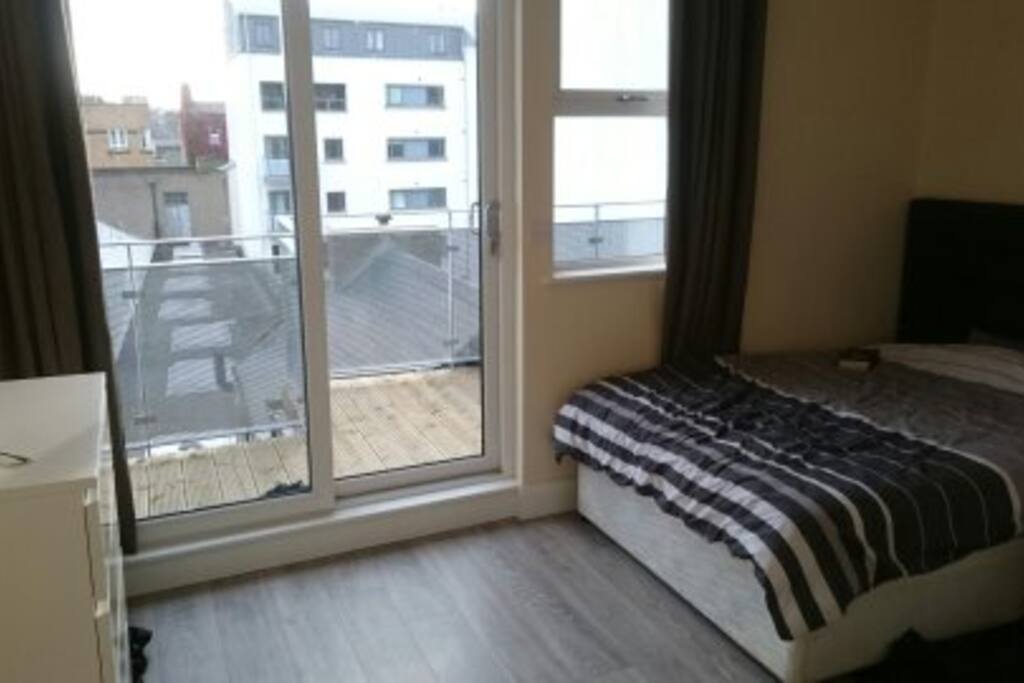 Schlafzimmer mit Balkon