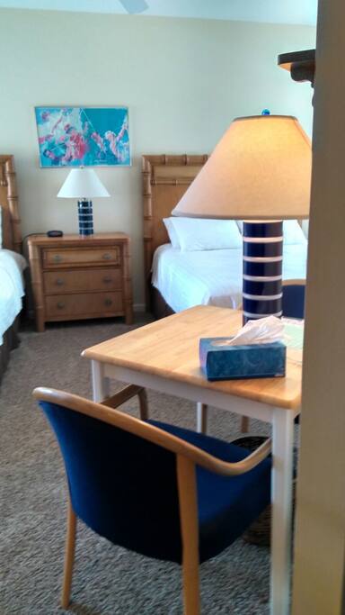 Mini dining area.