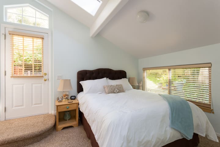 Queen pillow top mattress