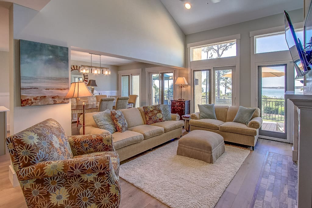 2nd Floor Living Area