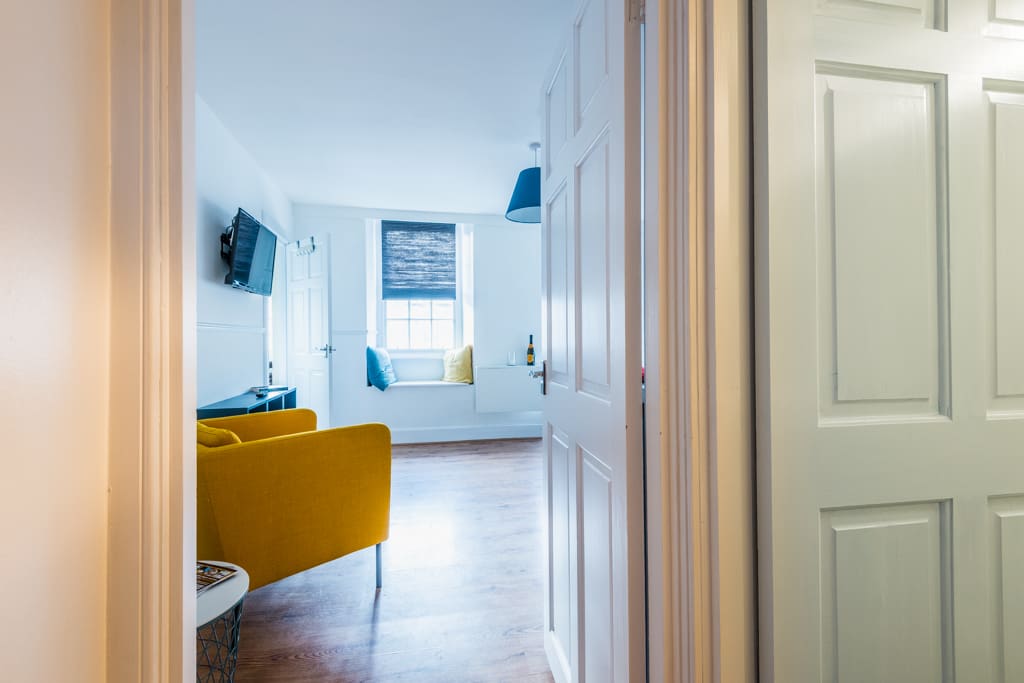 Hall way through to Lounge