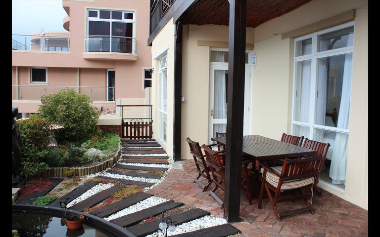 Neptune Apartment – A Whale of A Time gallery image 2