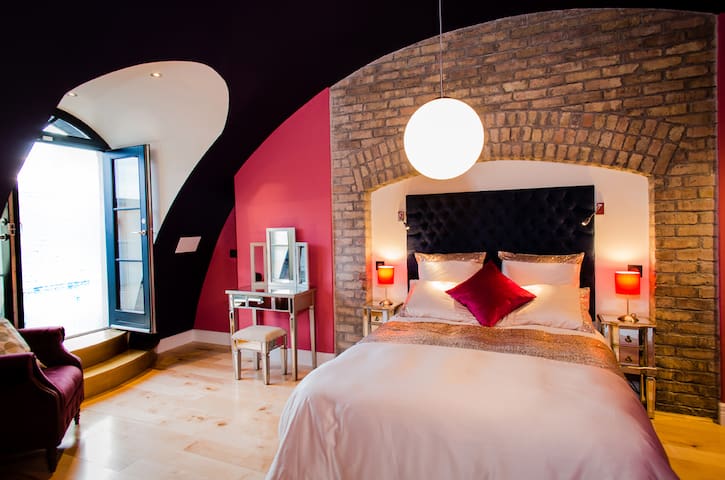 Stella Townhouse Grand Canal Dock, Dublin 4.