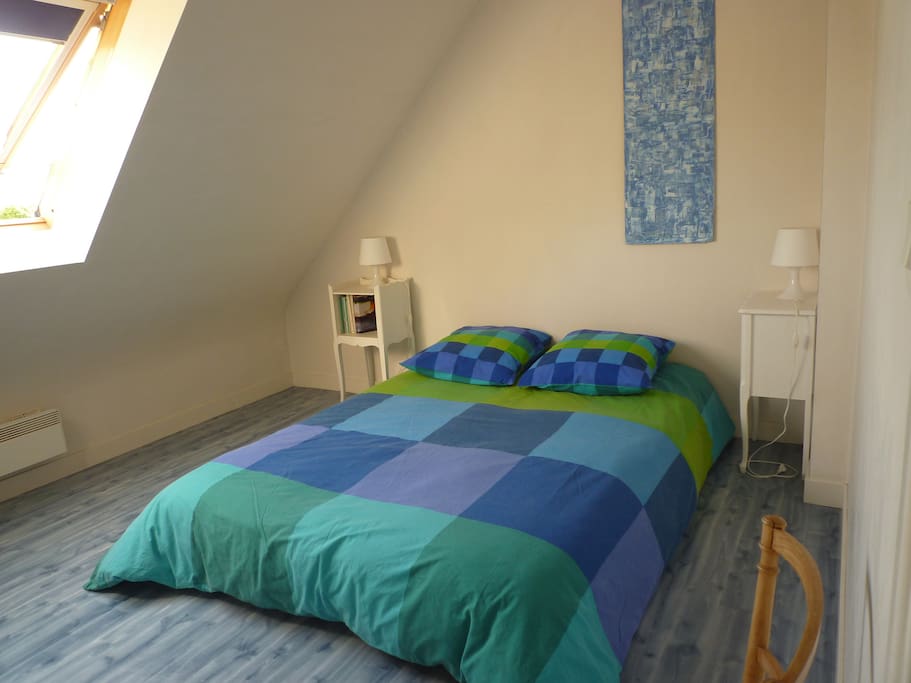 Voici la chambre proposée.