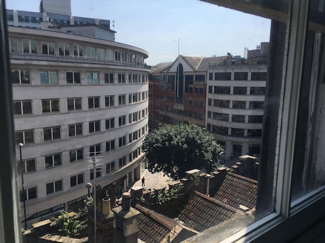 6 bed flat (18 people), city, Stag/Hen welcome gallery image 4