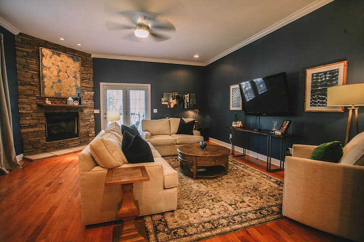 เน็ตฟลิกซ์และนั่งชิลๆในถ้ำ!