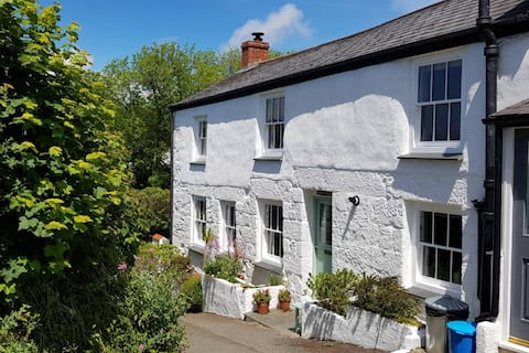 Robin Cottage, Helston, Cornwall, TR13 8UD