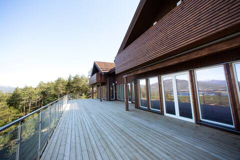 Exclusive big cabin!