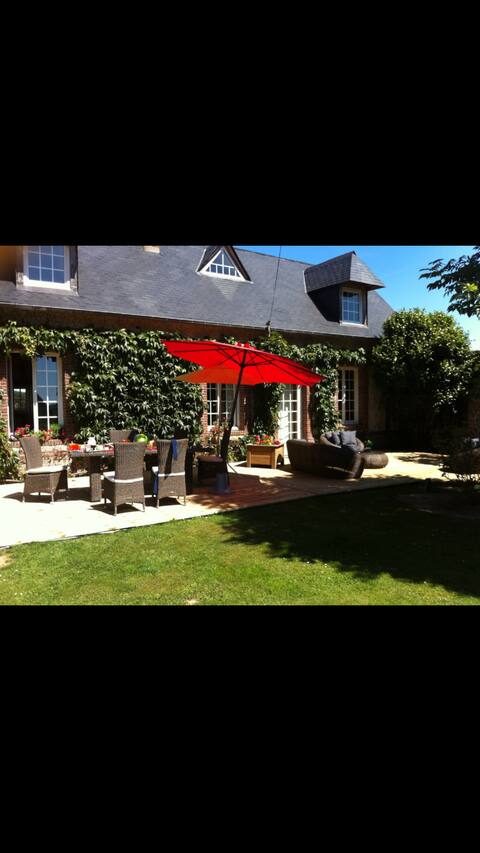 Paradise of the courtyard in Les Anes