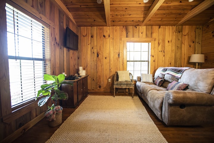 Sweet Olive Cabin
Morton, Ms - Mississippi