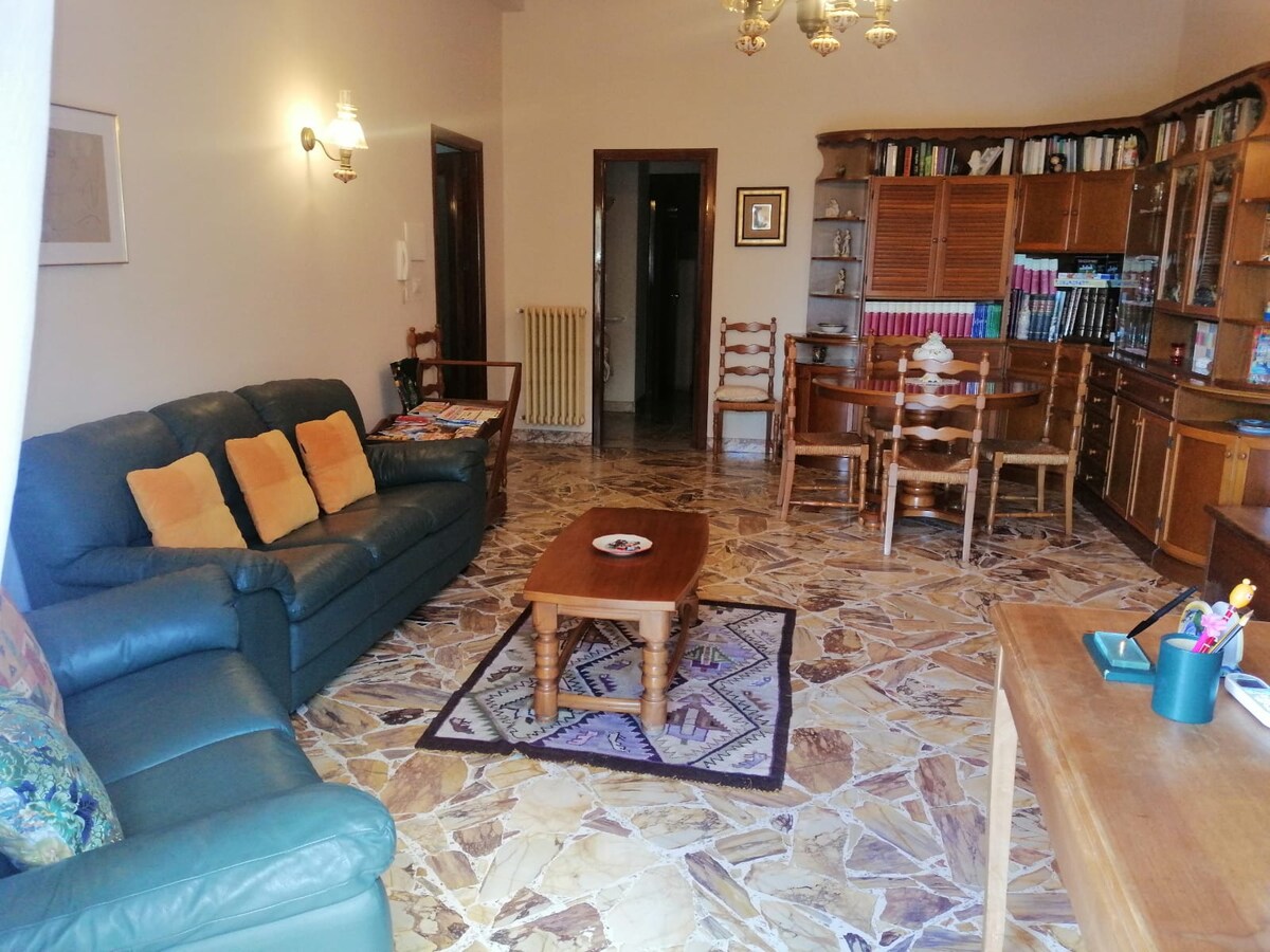 Annonce Airbnb populaire: Magic Etna - spacious, fastwifi, garden, garage à Riposto