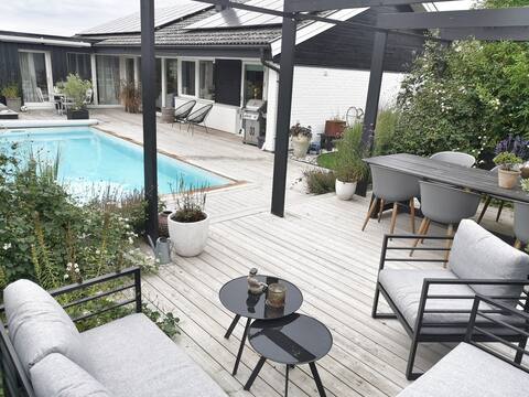 "Sardhs Pool Villa" near golf and beach