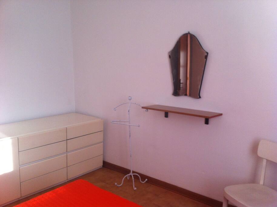 Cassettiera della camera da letto/Chest of drawers