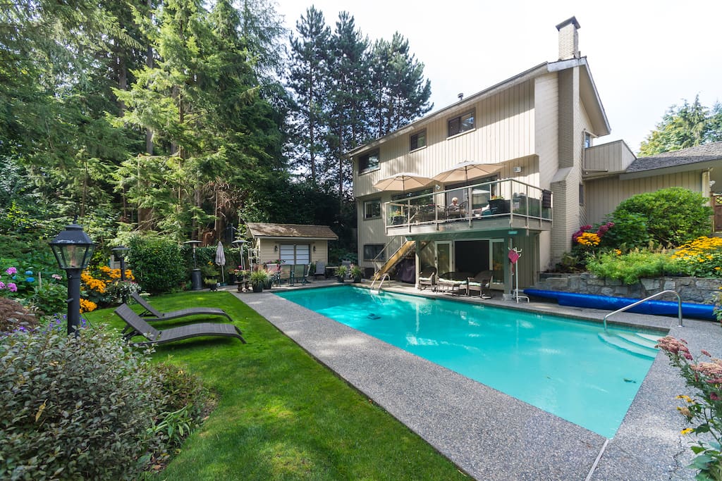 Yard with pool & lounge area