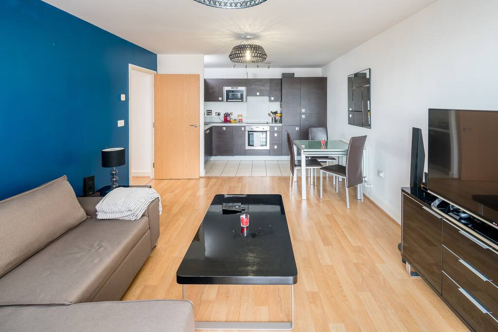 Spacious light living area