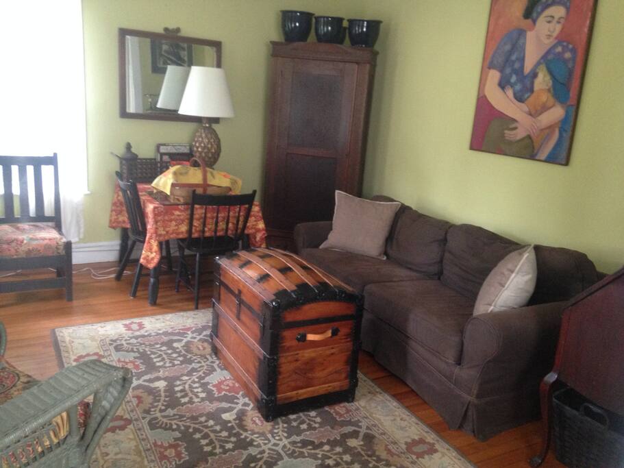Sitting room and breakfast table