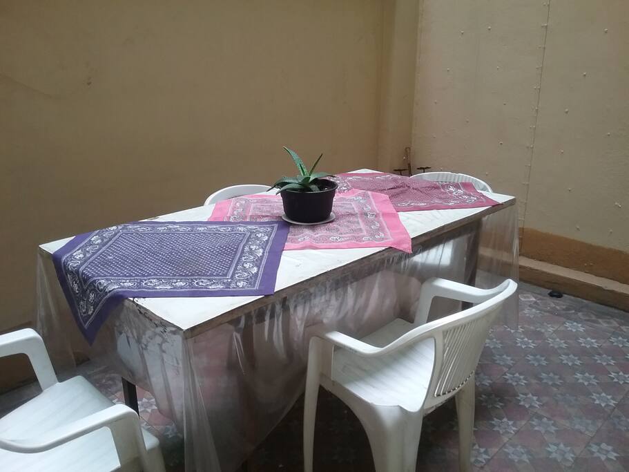 Patio interno se comunica con las habitaciones.