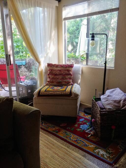 Simple corner to read & relax