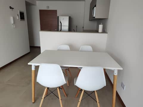 Propiedad de Airbnb exitosa: Impeccable 2-room apartment en Comuna 14