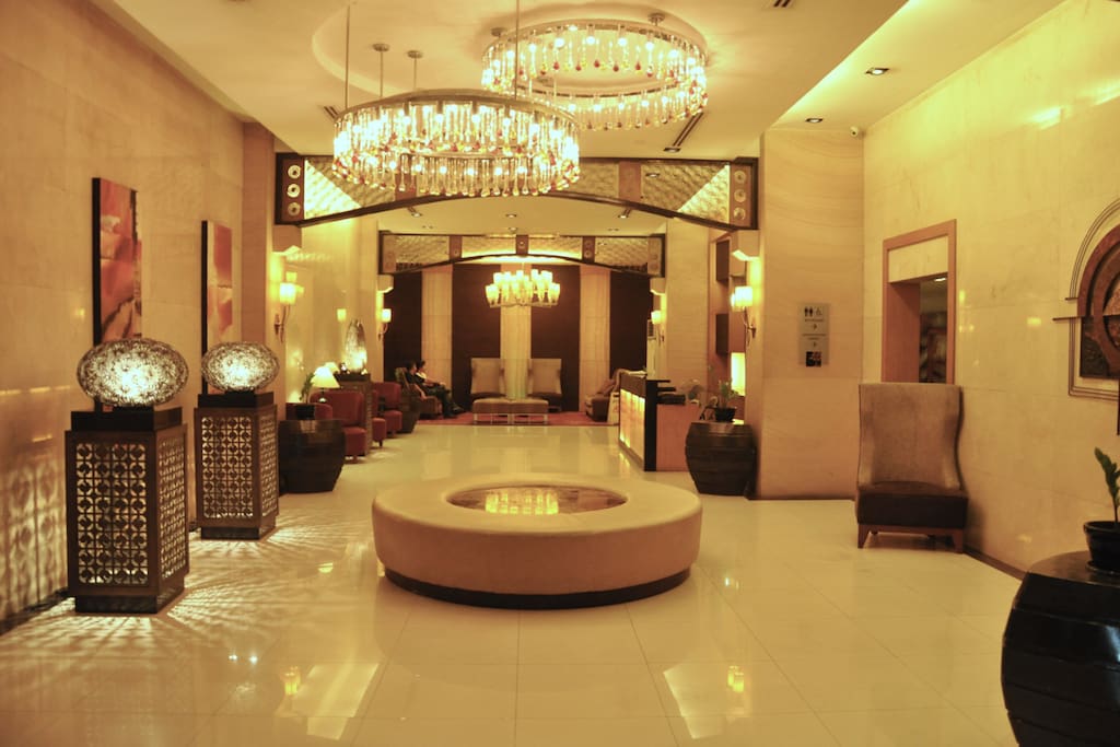 elegant lobby with 24 access to receptionist