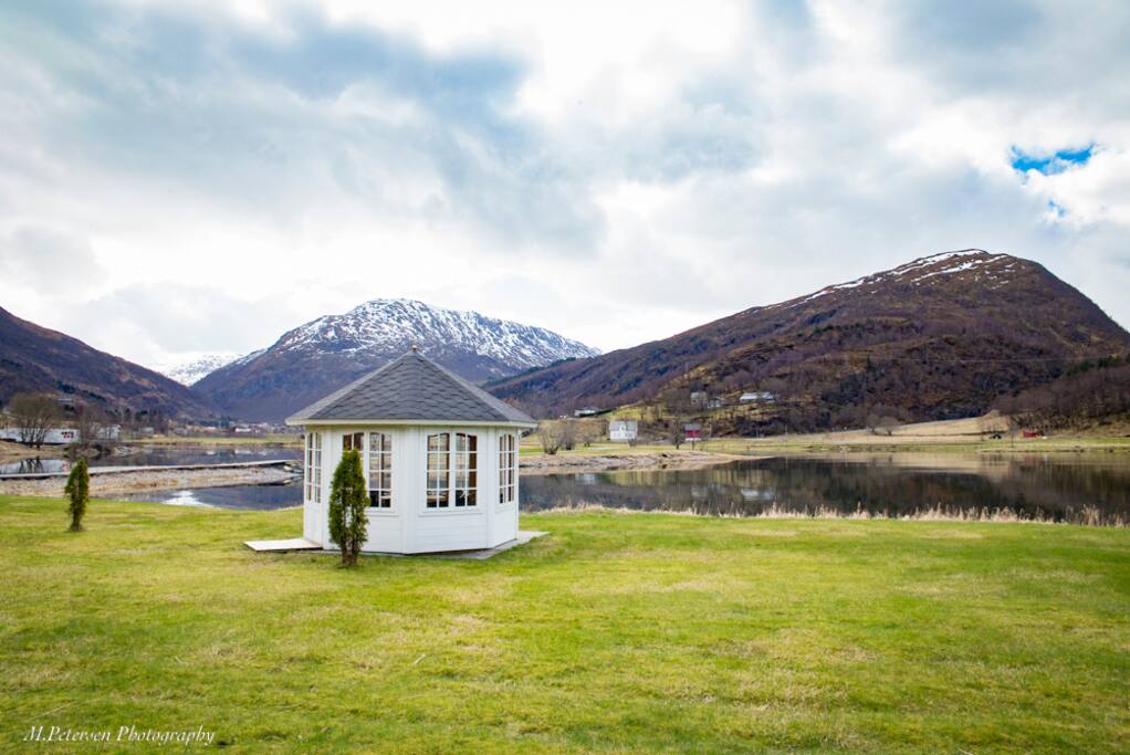 Utsikt fra soverom/view from the bedroom