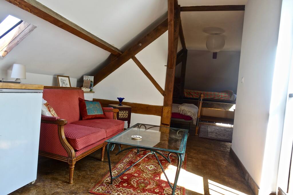 Kitchen/lounge area