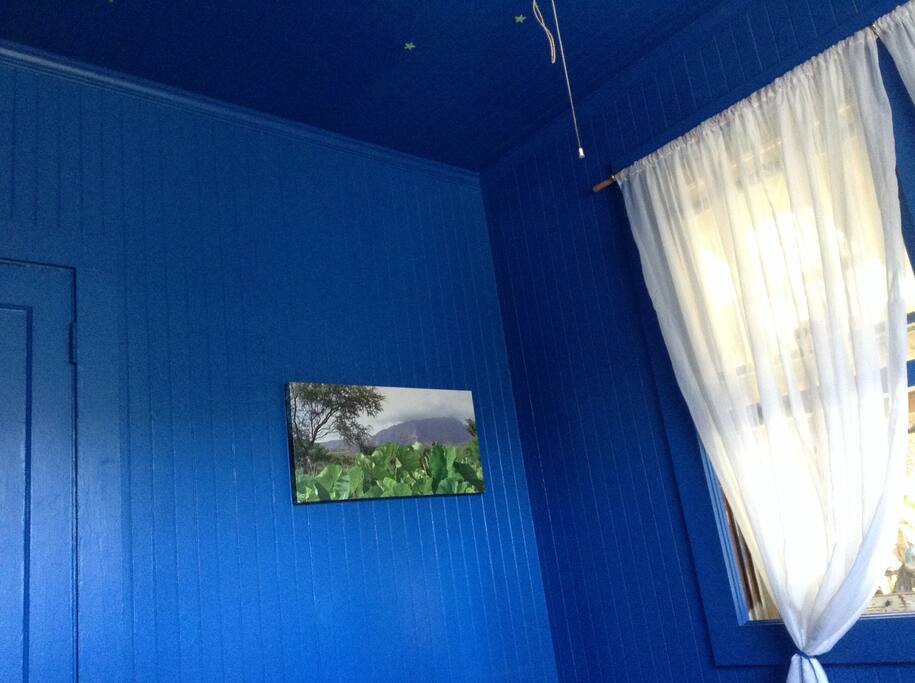 Wow that picture looks really crooked...